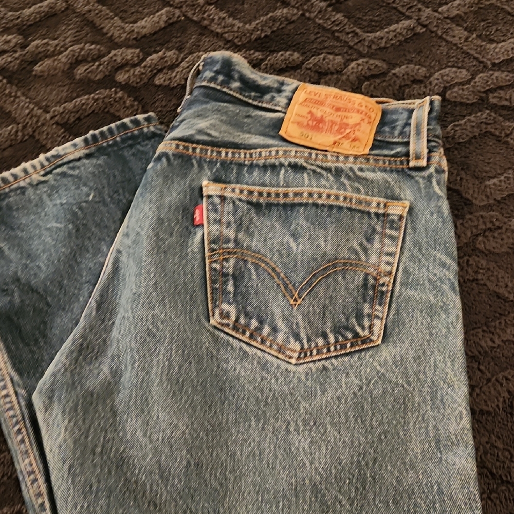 Levi's Men's Straight Fit Blue Jeans - Shrink to Fit